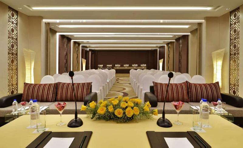 โฮม2 สวีท บาย ฮิลตัน อินเดียนาโพลิส แอร์พอร์ต อินดีแอนา Hotel ภายนอก รูปภาพ