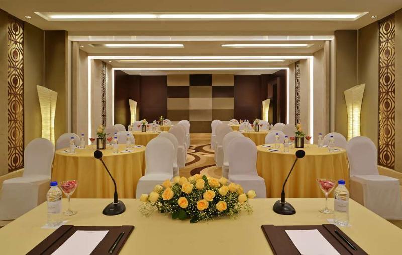 โฮม2 สวีท บาย ฮิลตัน อินเดียนาโพลิส แอร์พอร์ต อินดีแอนา Hotel ภายนอก รูปภาพ